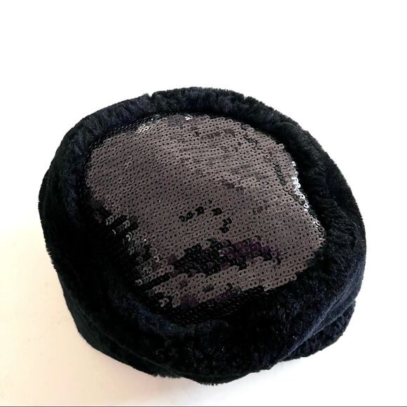 UGG Australia genuine sherling bucket hat with sequins size Small NWOT - Picture 3 of 6